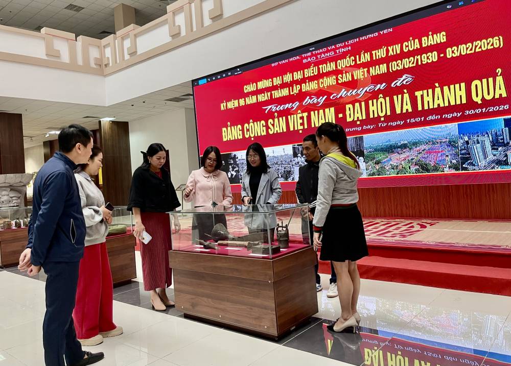 Trưng bày chuyên đề “Đảng Cộng sản Việt Nam - Đại hội và thành quả”