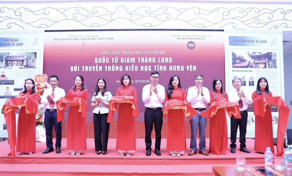 Khai mạc trưng bày chuyên đề "Quốc Tử Giám Thăng Long với truyền thống hiếu học tỉnh Hưng Yên"